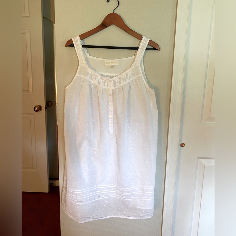 Eileen West nightgown